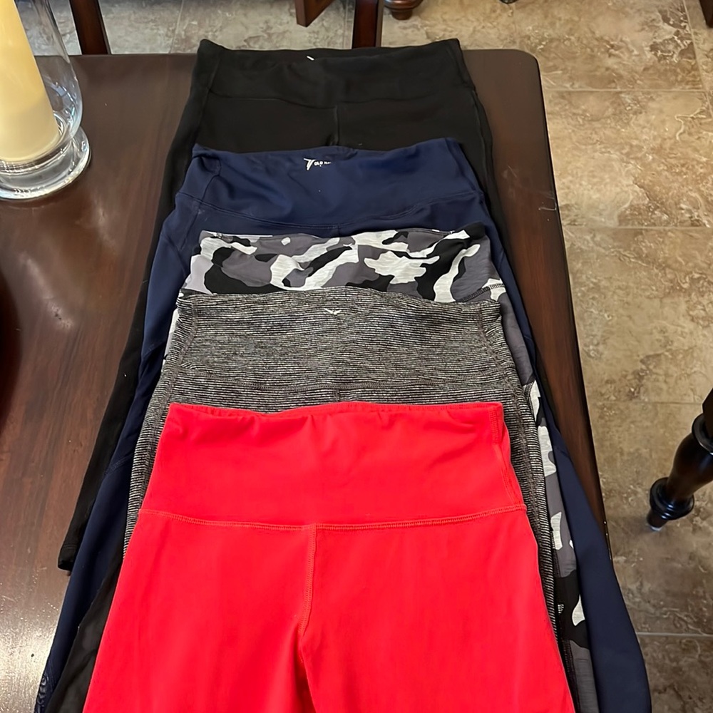 Lot of 5 old navy medium workout leggings pants crops